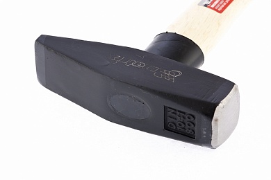 Молоток слесарный, 800 г, квадратный боек, деревянная рукоятка MATRIX