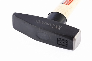 Молоток слесарный, 600 г, квадратный боек, деревянная рукоятка MATRIX