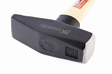 Молоток слесарный, 1500 г, квадратный боек, деревянная рукоятка MATRIX